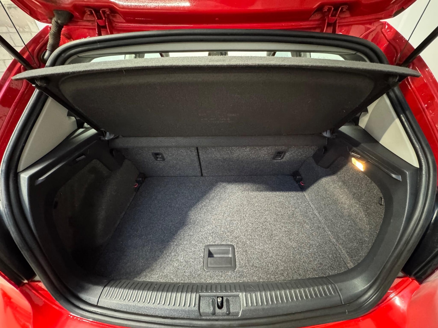 Used Volkswagen Polo 2015 for sale - 76937678: Photo 25