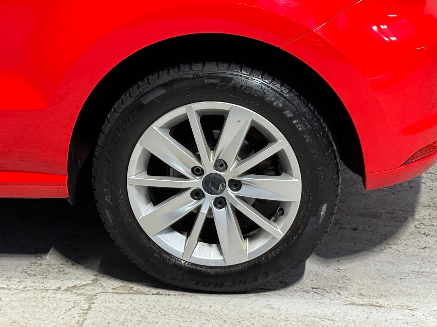 Used Volkswagen Polo 2015 for sale - 76937678: Photo 28