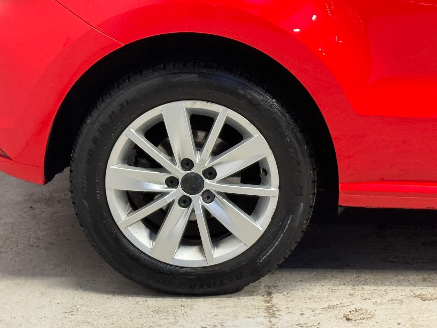 Used Volkswagen Polo 2015 for sale - 76937678: Photo 29