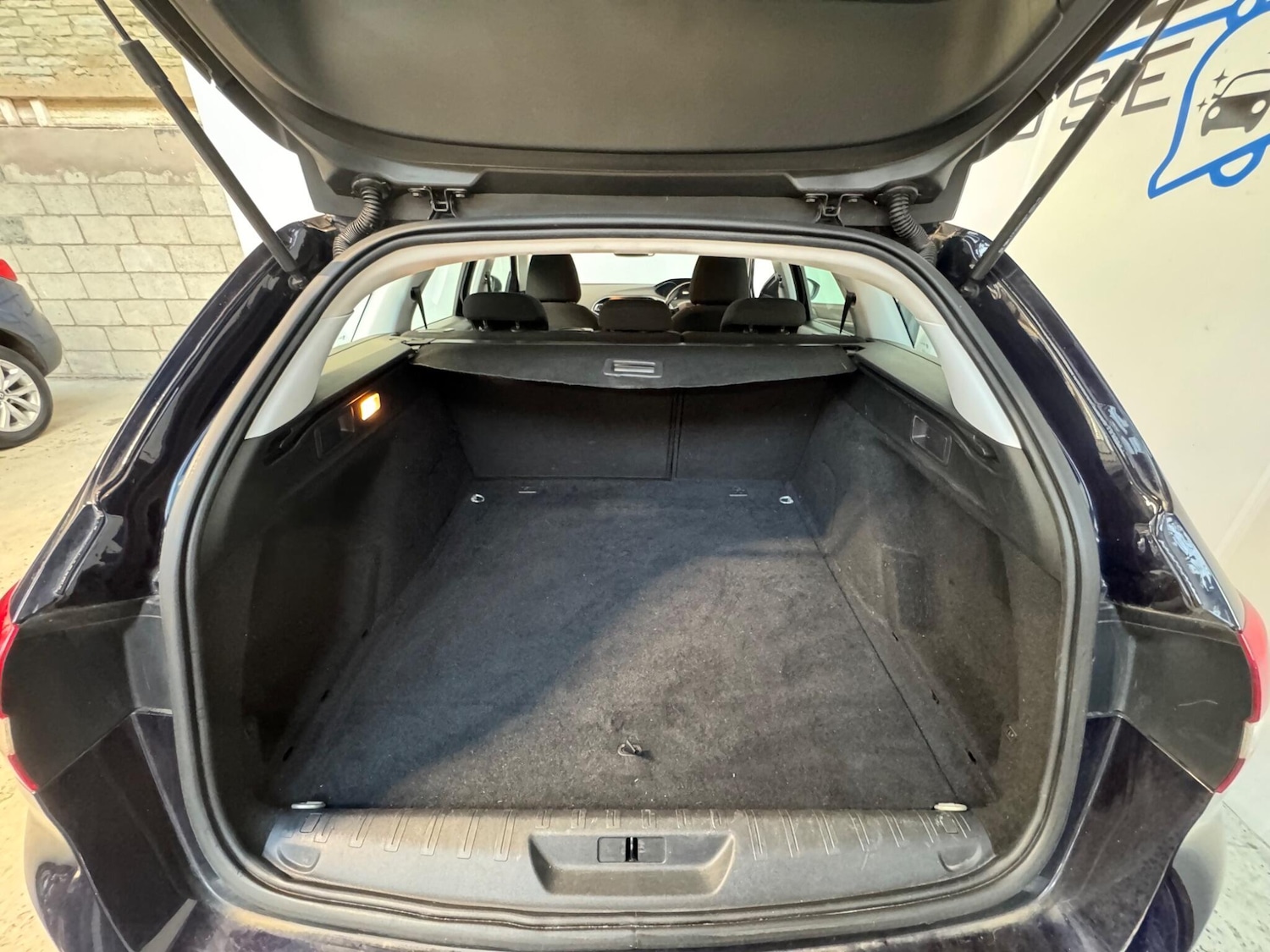 Used Peugeot 308 2016 for sale - 77983074: Photo 24