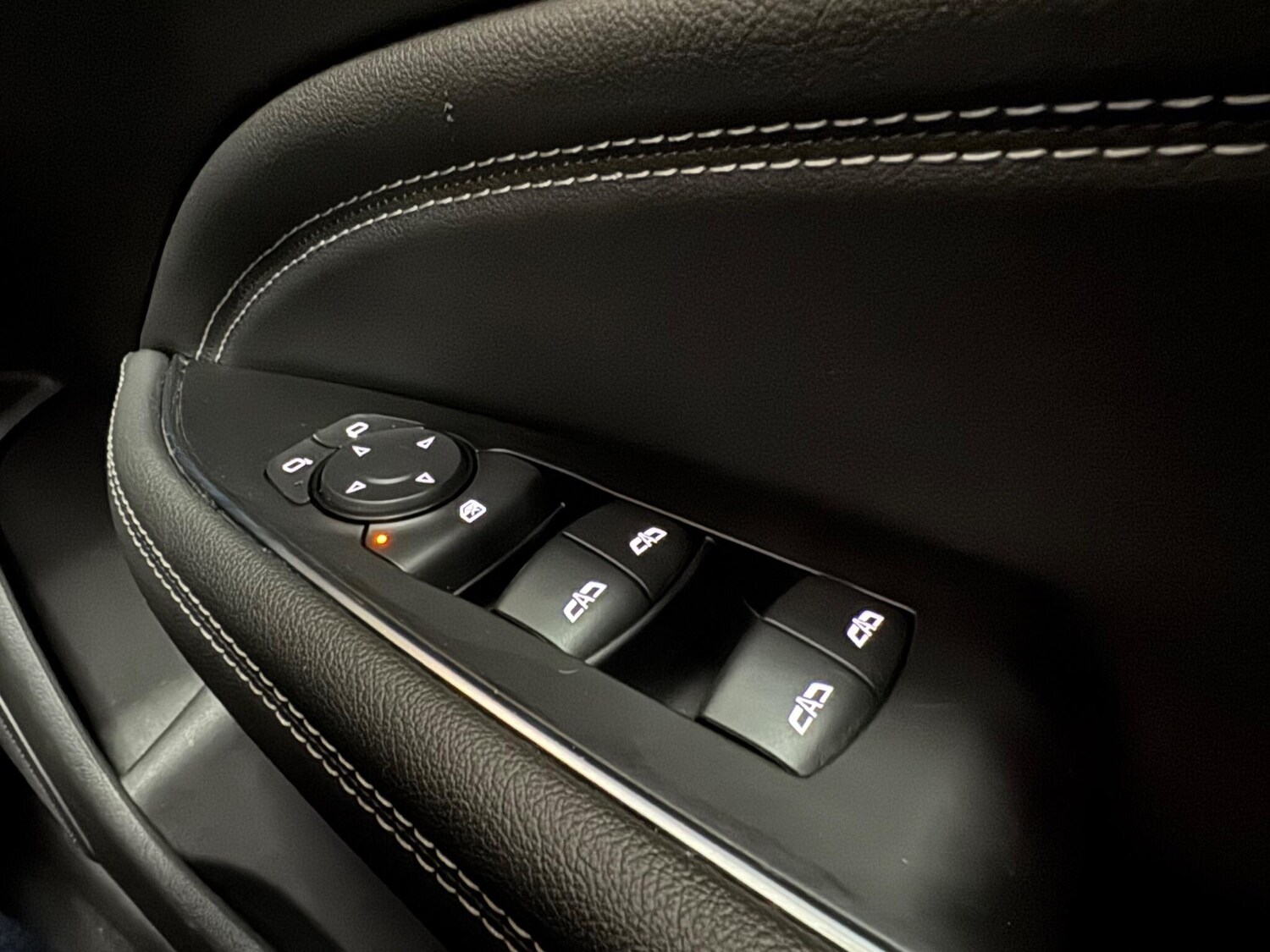 Used Vauxhall Insignia 2017 for sale - 77698349: Photo 28