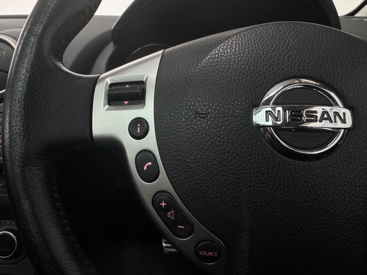 Used Nissan Qashqai 2013 for sale - 76851276: Photo 21