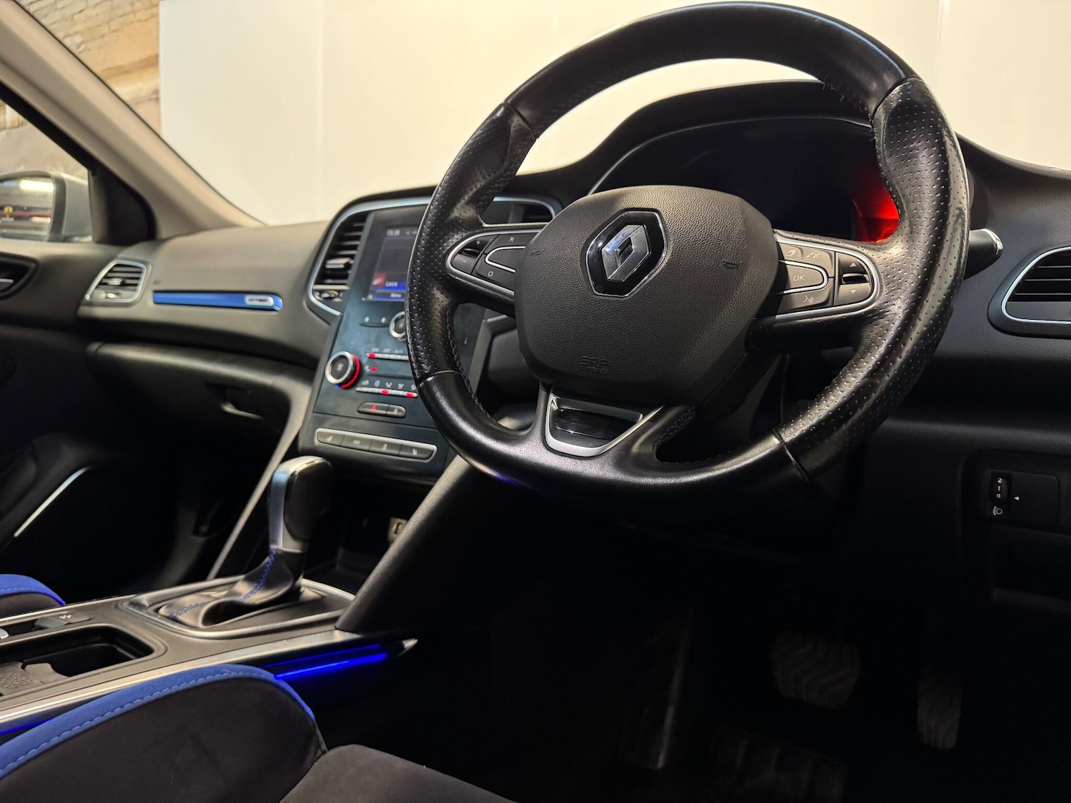 Used Renault Megane 2017 for sale - 76543146: Photo 4