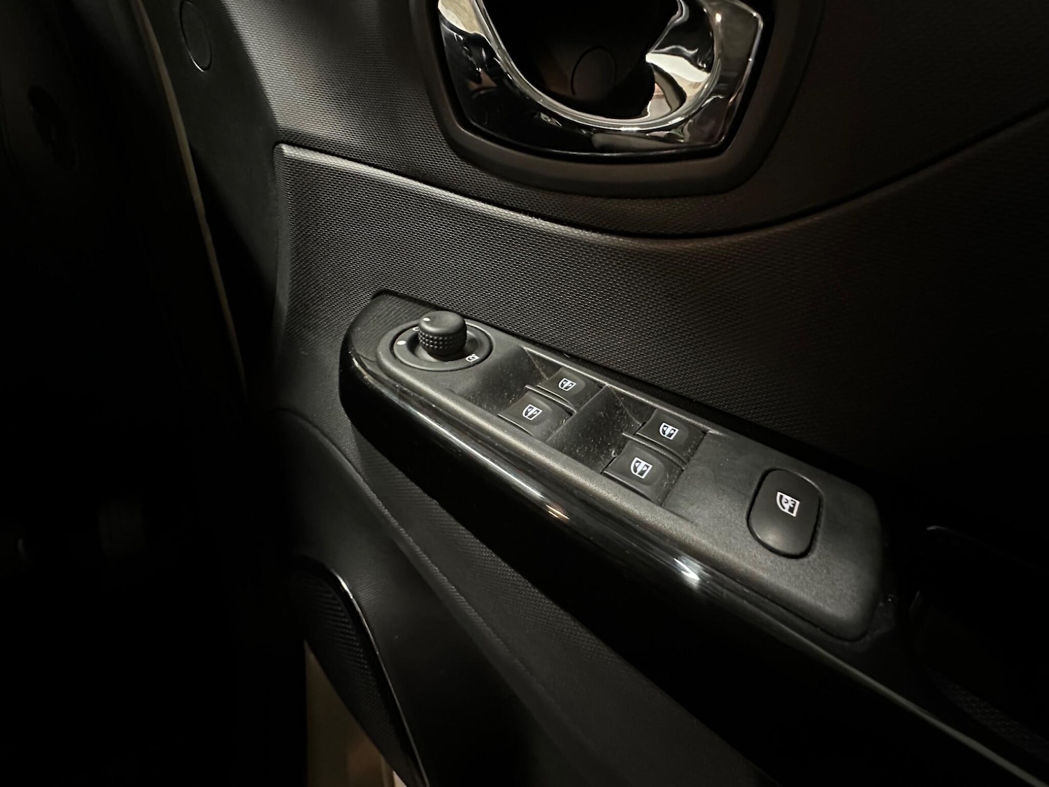 Used Renault Captur 2016 for sale - 77428296: Photo 17