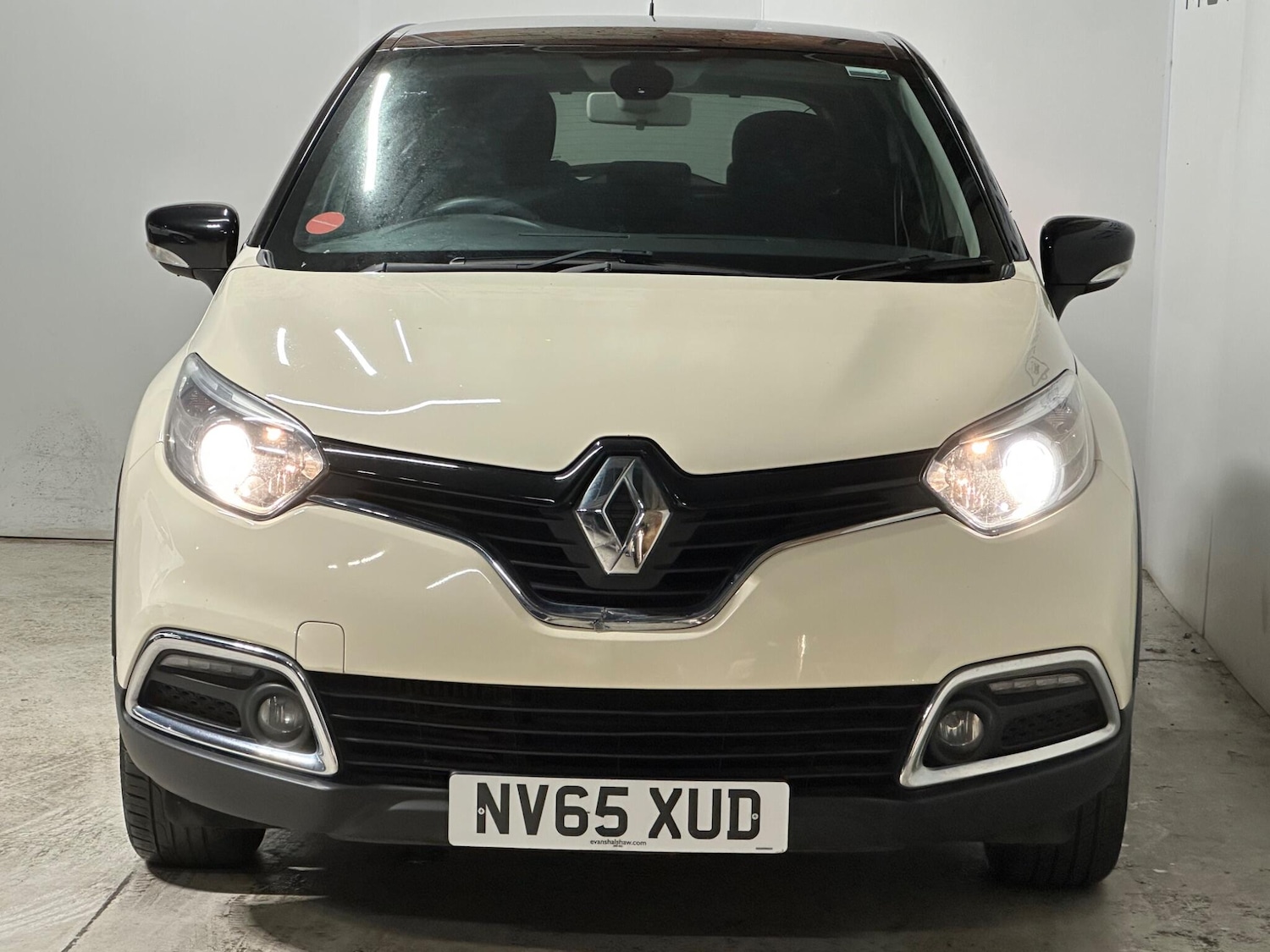 Used Renault Captur 2016 for sale - 77428296: Photo 2