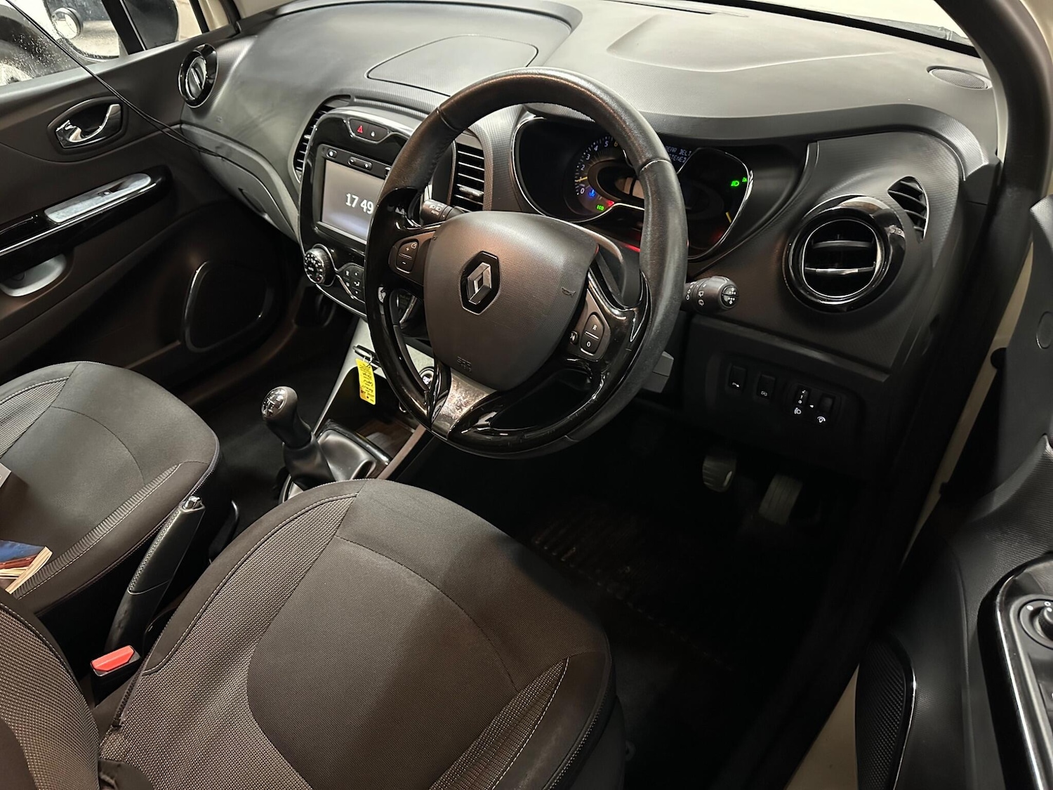 Used Renault Captur 2016 for sale - 77428296: Photo 4