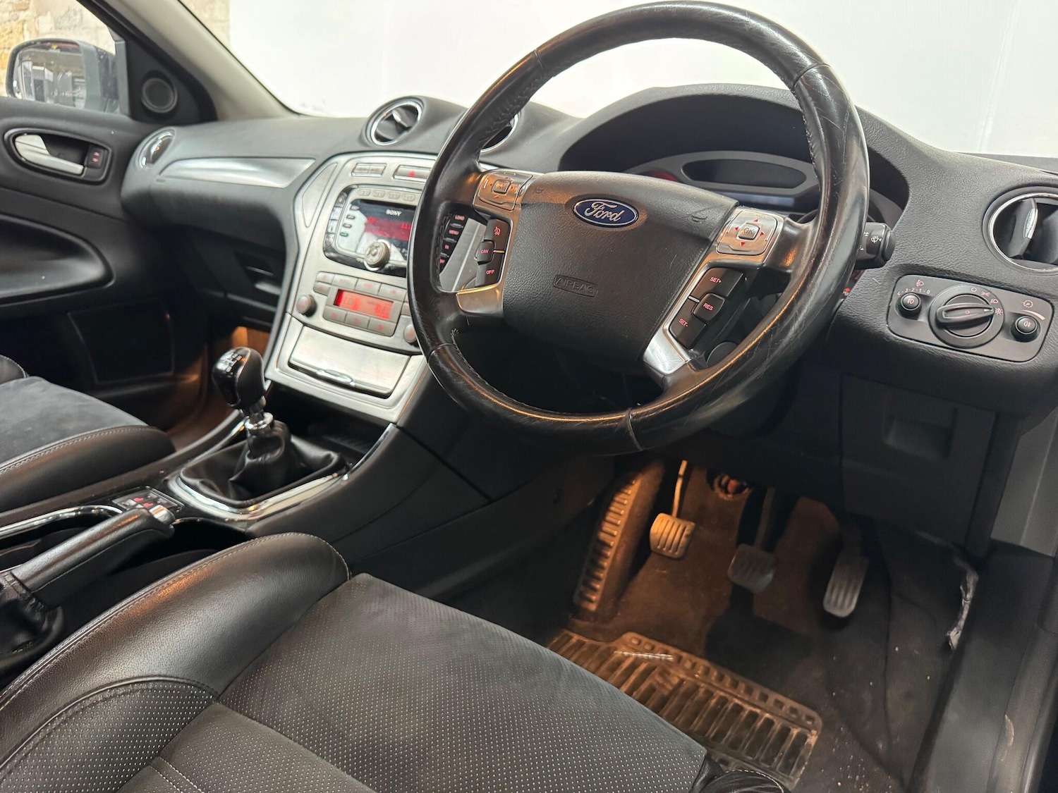 Used Ford Mondeo 2010 for sale - 76410442: Photo 3