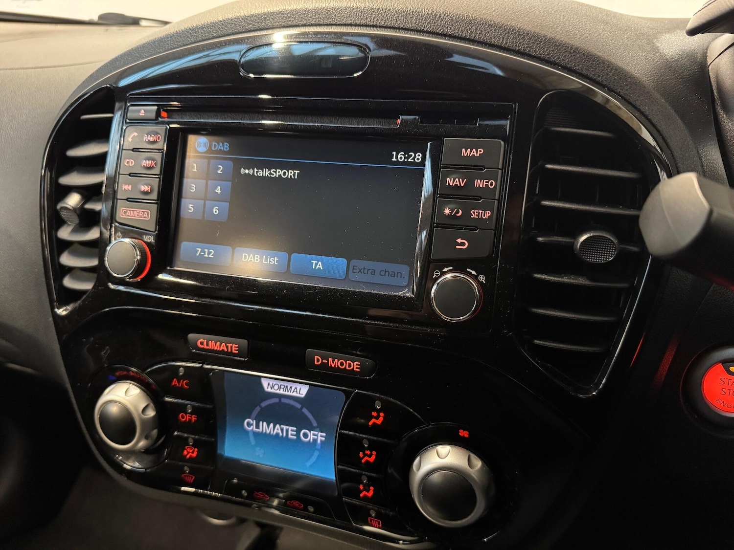 Used Nissan Juke 2016 for sale - 76410440: Photo 17