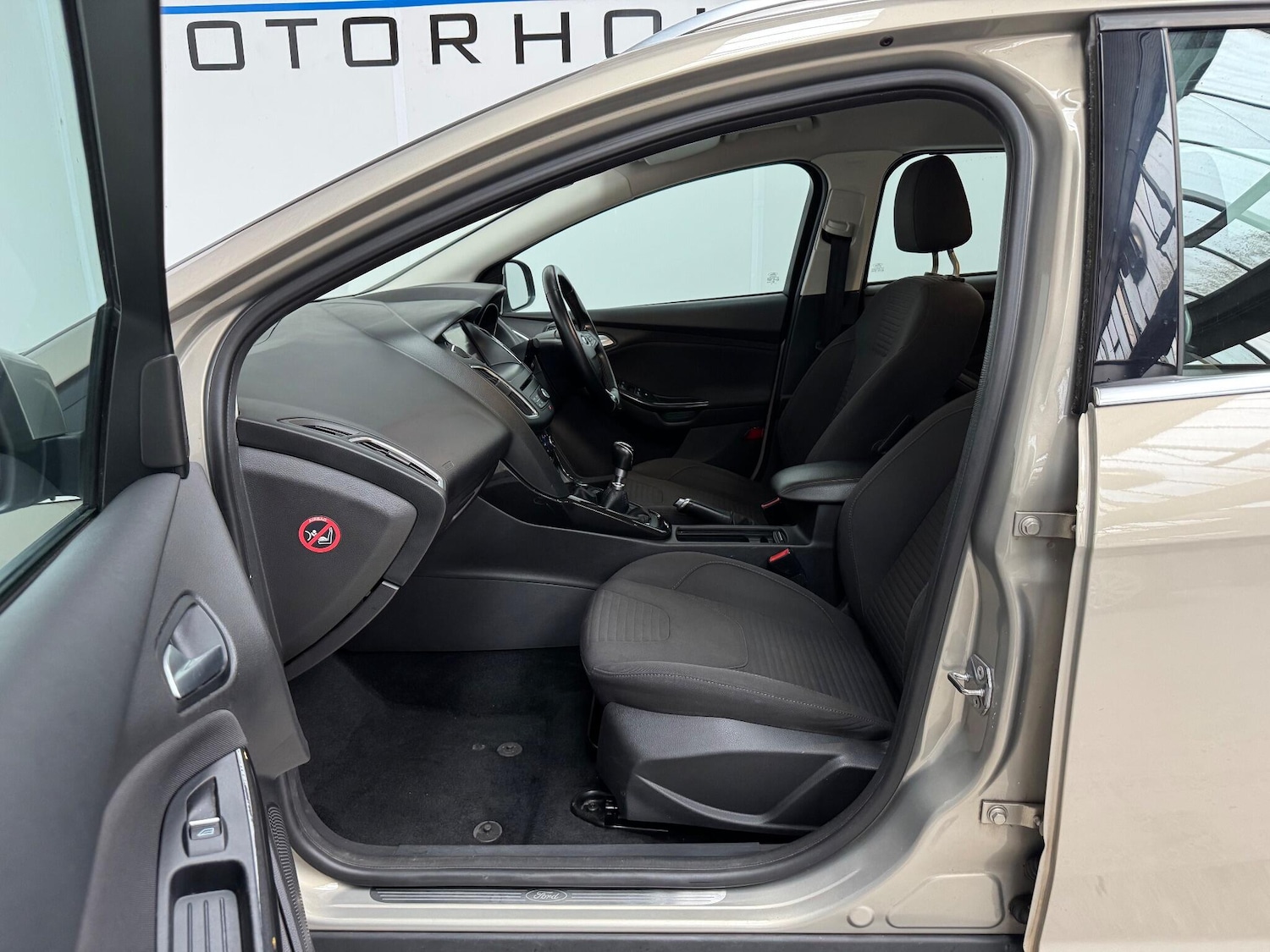 Used Ford Focus 2015 for sale - 76361678: Photo 11