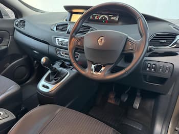 Used Renault Scenic 2016 for sale - 79848618: Photo
