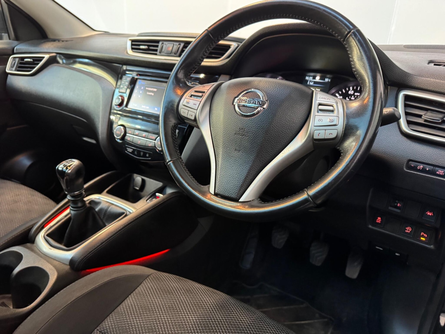 Used Nissan Qashqai 2016 for sale - 77983051: Photo 3