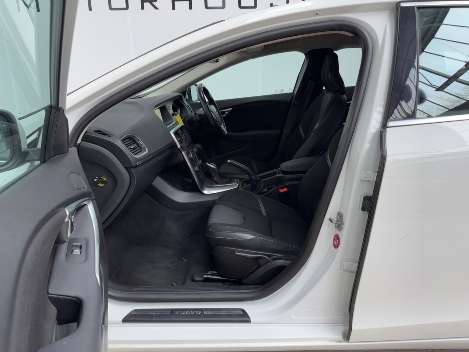 Used Volvo V40 2015 for sale - 76124887: Photo 11