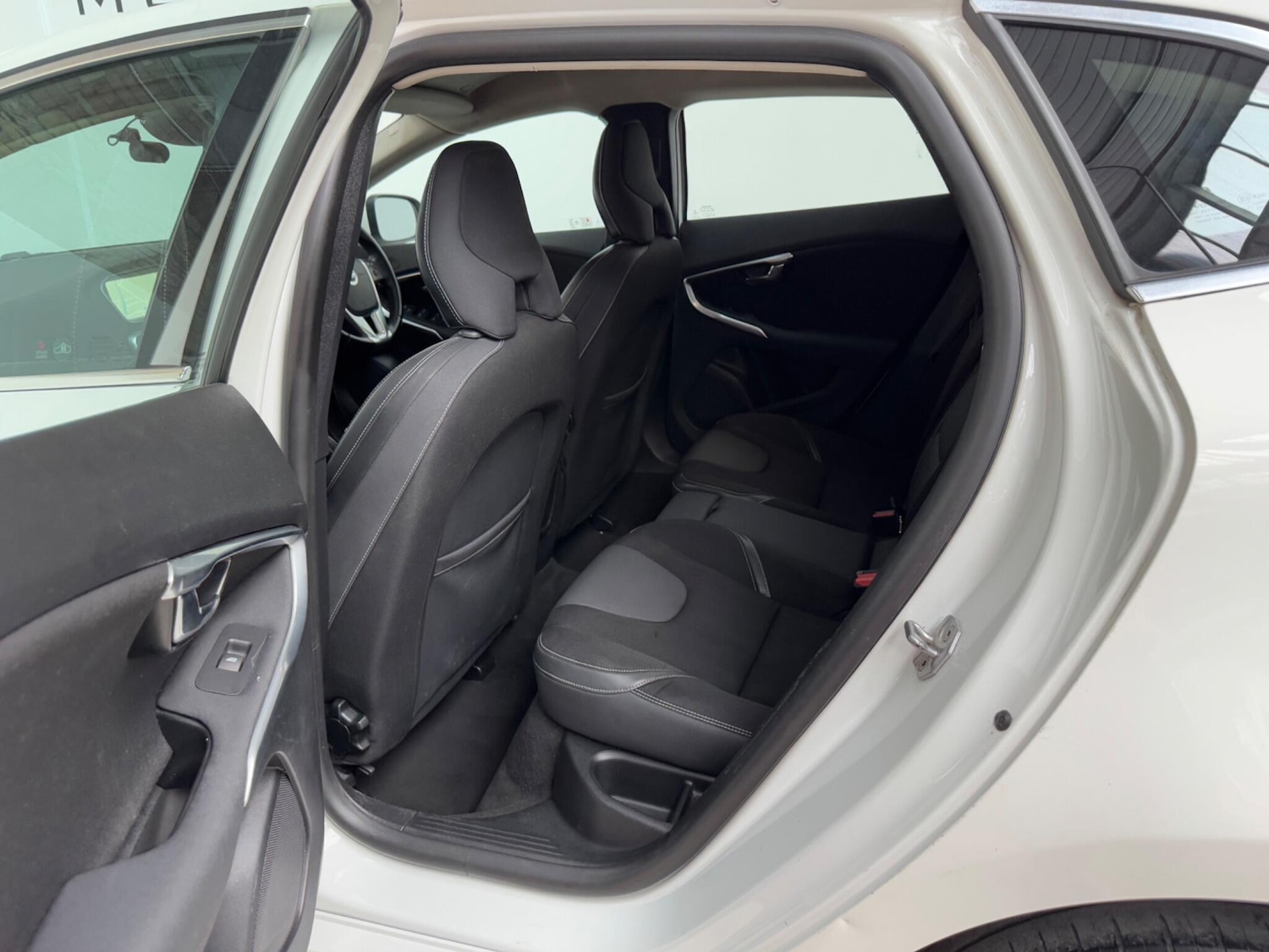 Used Volvo V40 2015 for sale - 76124887: Photo 12