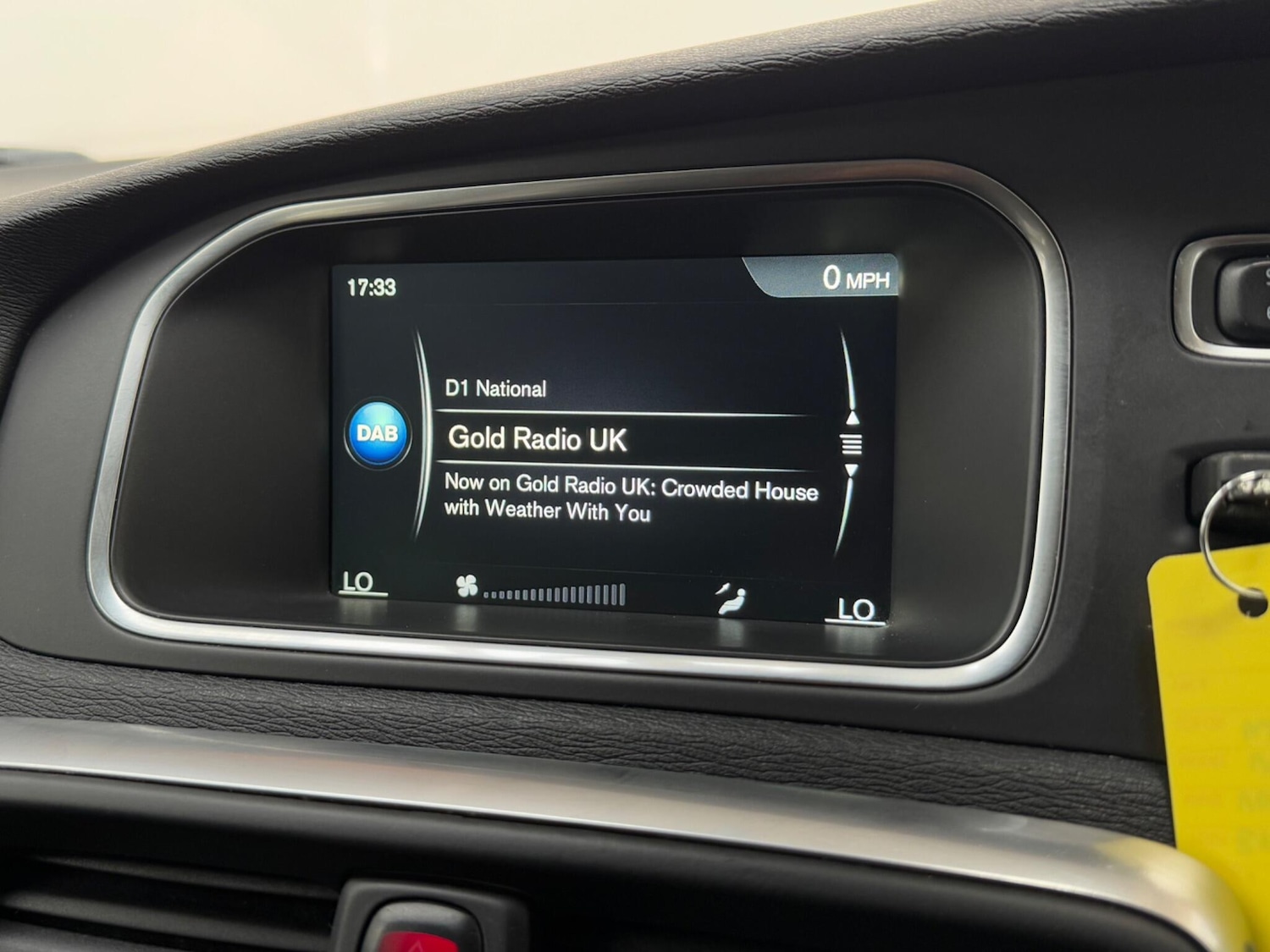 Used Volvo V40 2015 for sale - 76124887: Photo 17