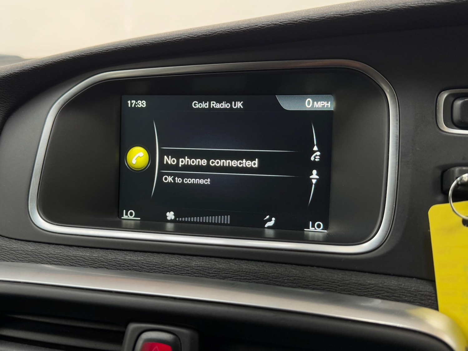 Used Volvo V40 2015 for sale - 76124887: Photo 18