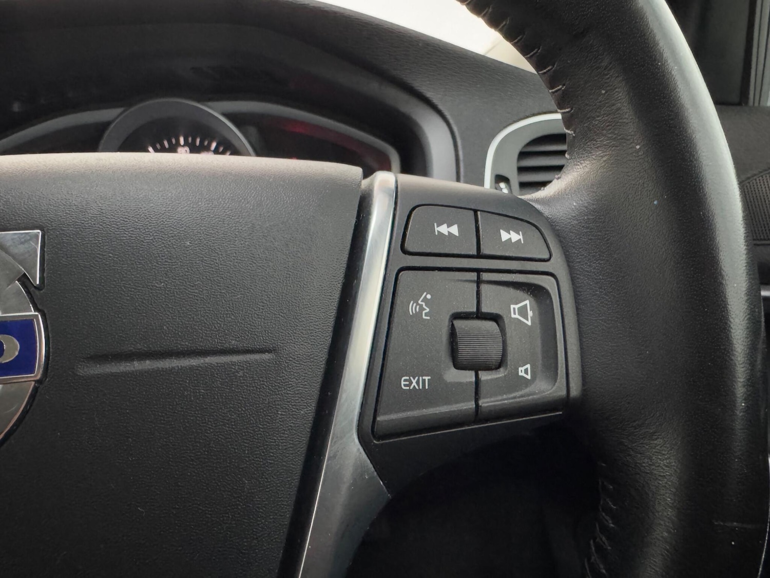 Used Volvo V40 2015 for sale - 76124887: Photo 21