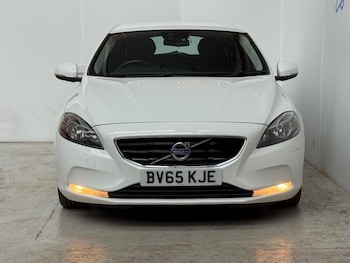 Used Volvo V40 2015 for sale - 76124887: Photo 2