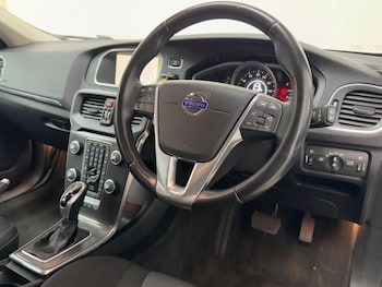 Used Volvo V40 2015 for sale - 76124887: Photo 4
