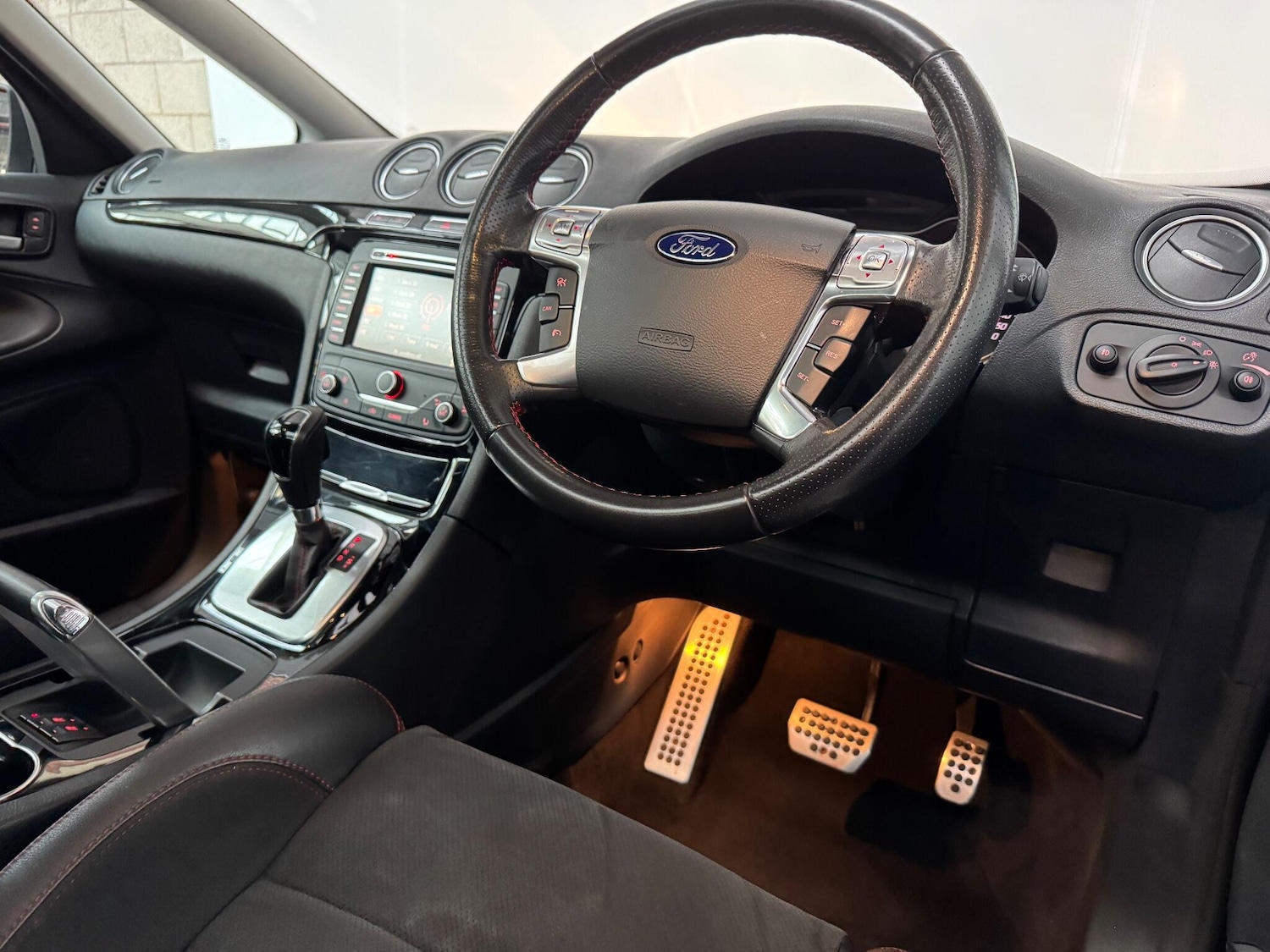 Used Ford S-Max 2014 for sale - 76410450: Photo 4