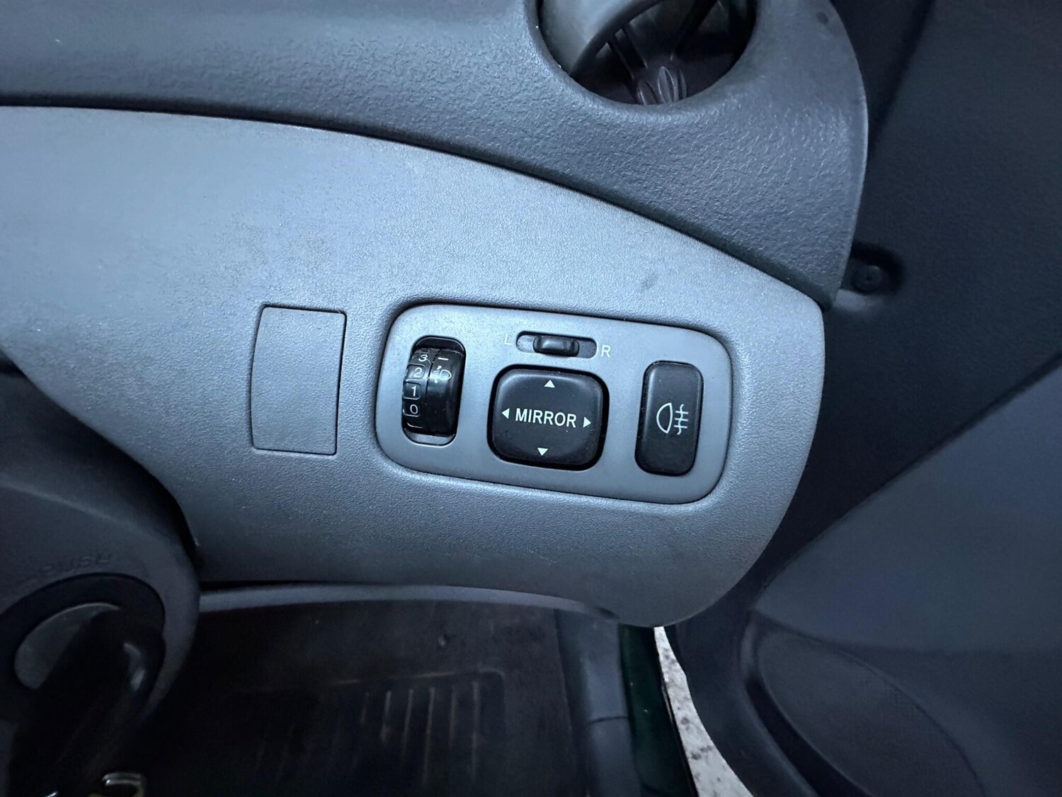 Used Toyota Yaris 2000 for sale - 77614587: Photo 11