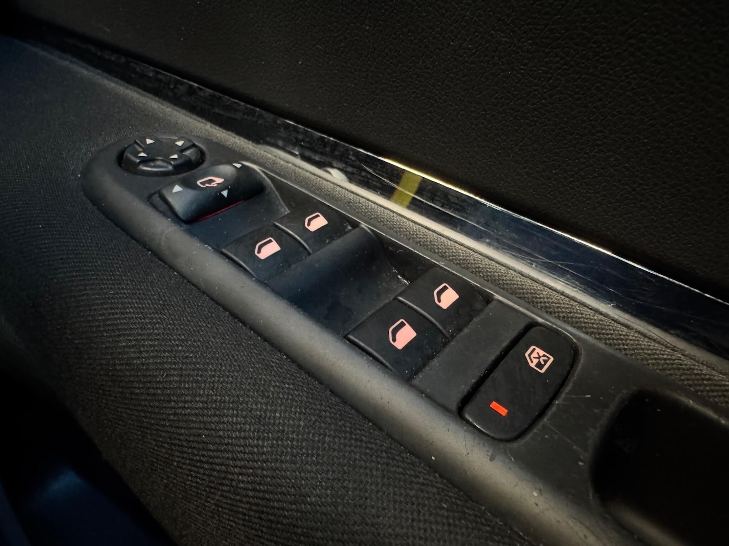 Used Peugeot 3008 2016 for sale - 77983070: Photo 18