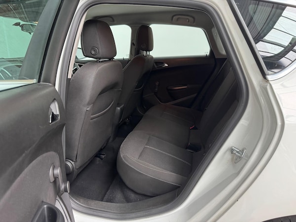 Used Vauxhall Astra 2013 for sale - 76310069: Photo 11