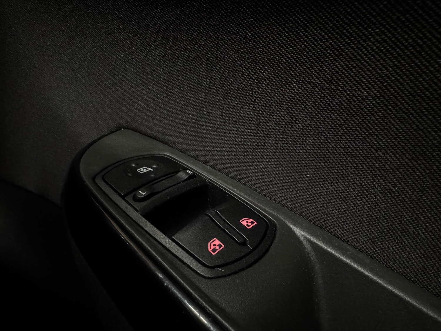 Used Vauxhall Corsa 2015 for sale - 76389989: Photo 23