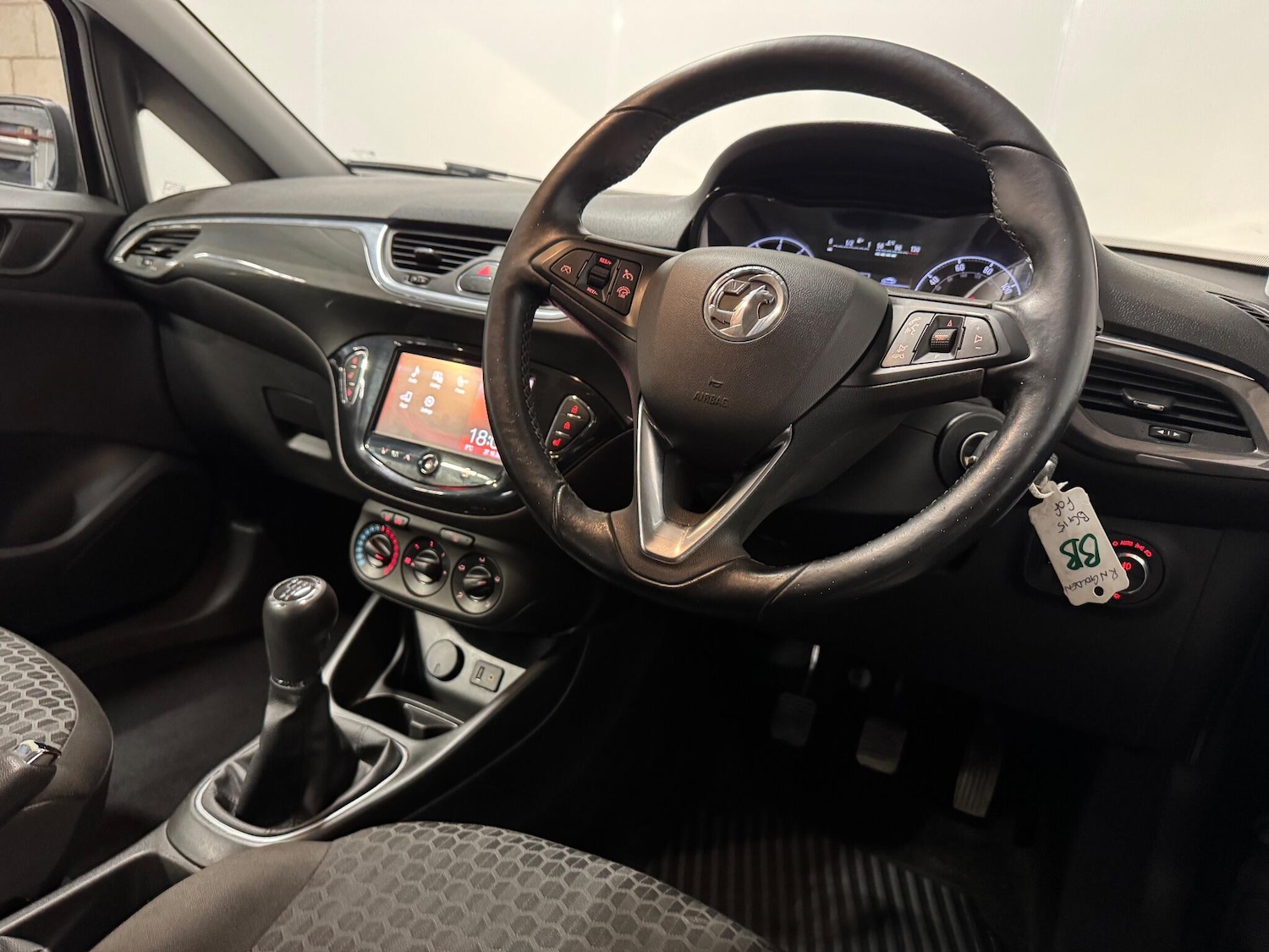 Used Vauxhall Corsa 2015 for sale - 76389989: Photo 4