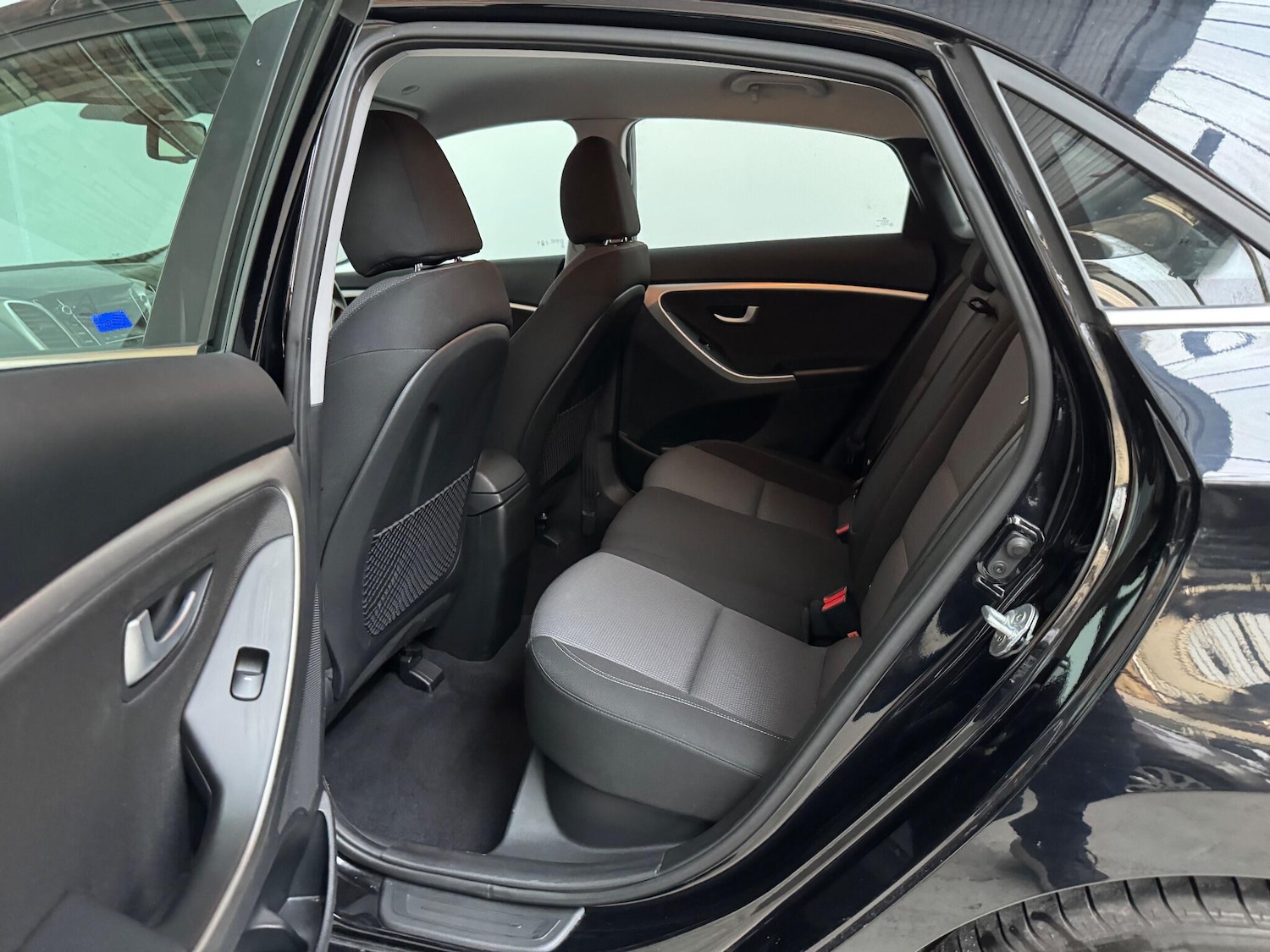 Used Hyundai i30 2015 for sale - 76361704: Photo 12
