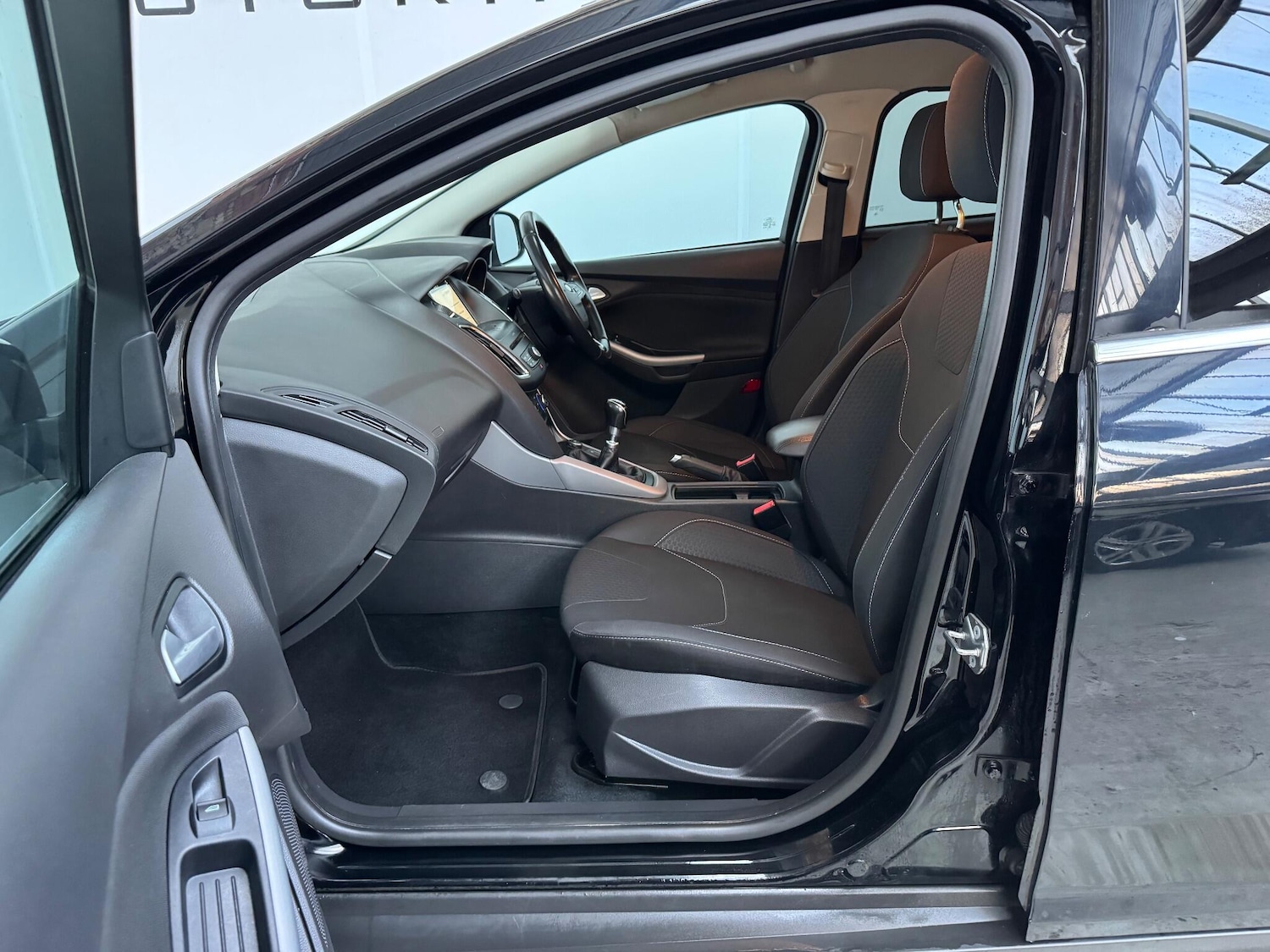 Used Ford Focus 2017 for sale - 77054290: Photo 11