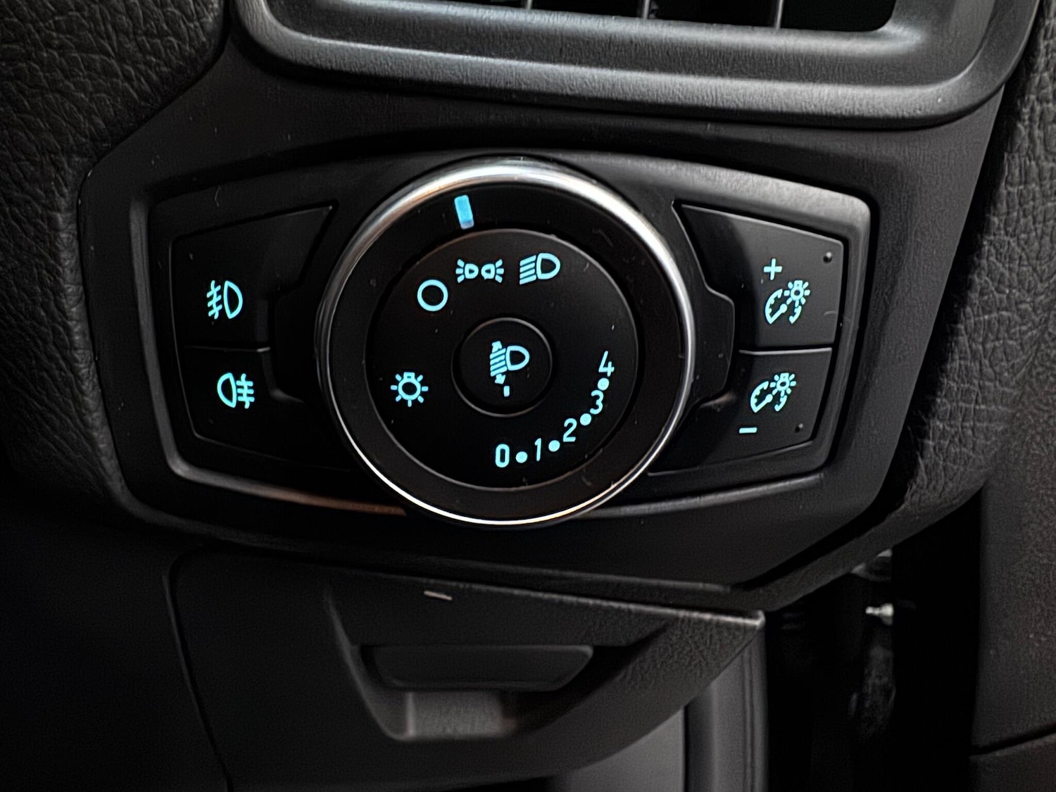 Used Ford Focus 2017 for sale - 77054290: Photo 24