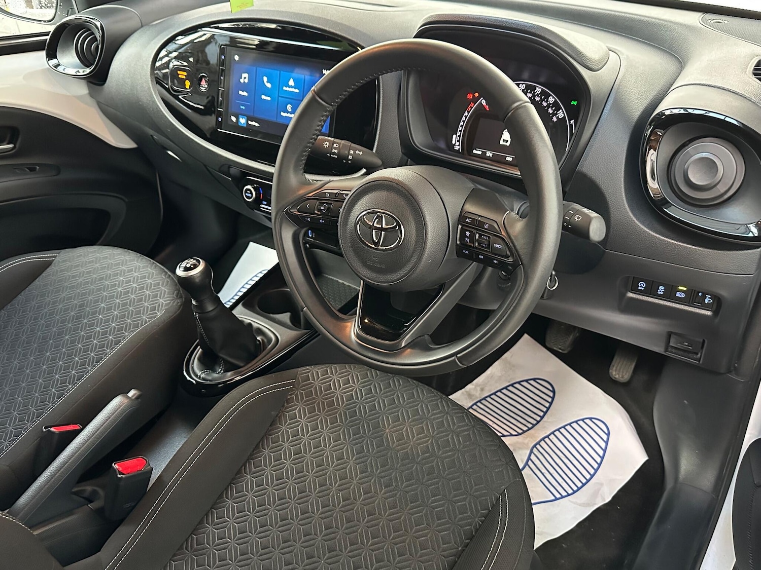 Used Toyota Aygo X 2024 for sale - 76441808: Photo 3