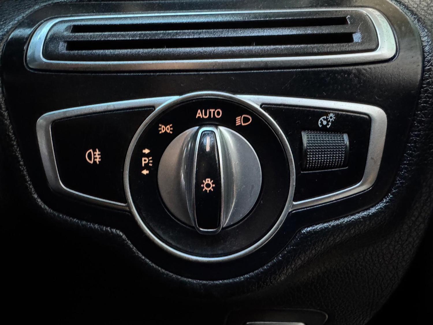 Used Mercedes-Benz C Class 2018 for sale - 76788404: Photo 25