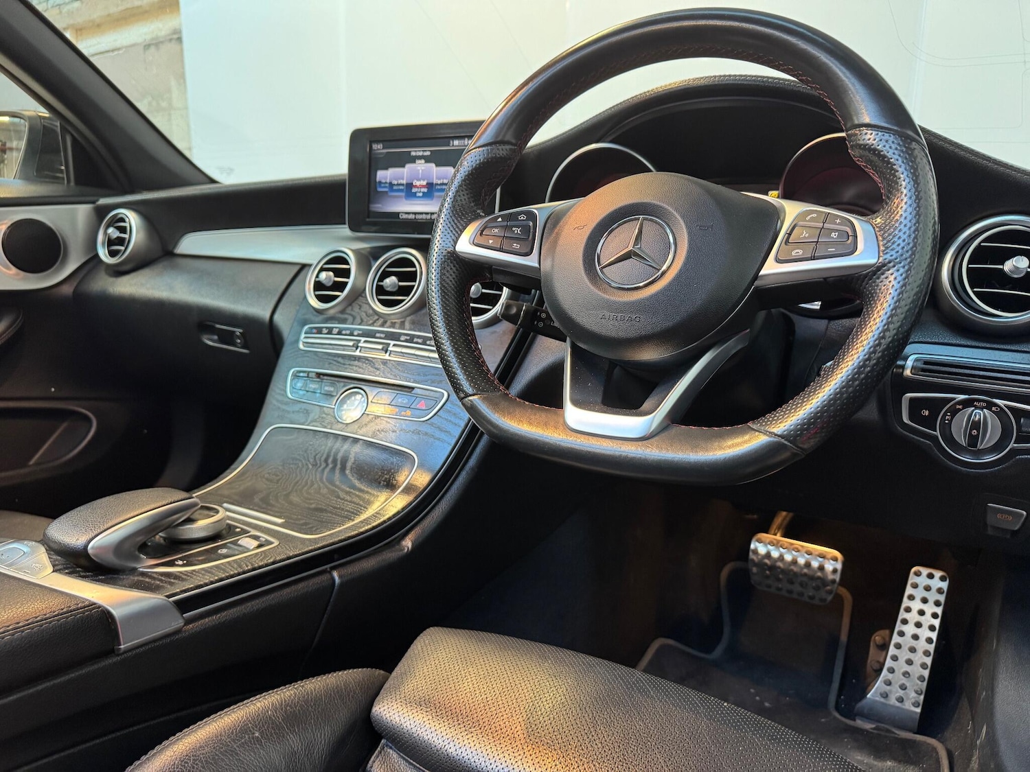 Used Mercedes-Benz C Class 2018 for sale - 76788404: Photo 4