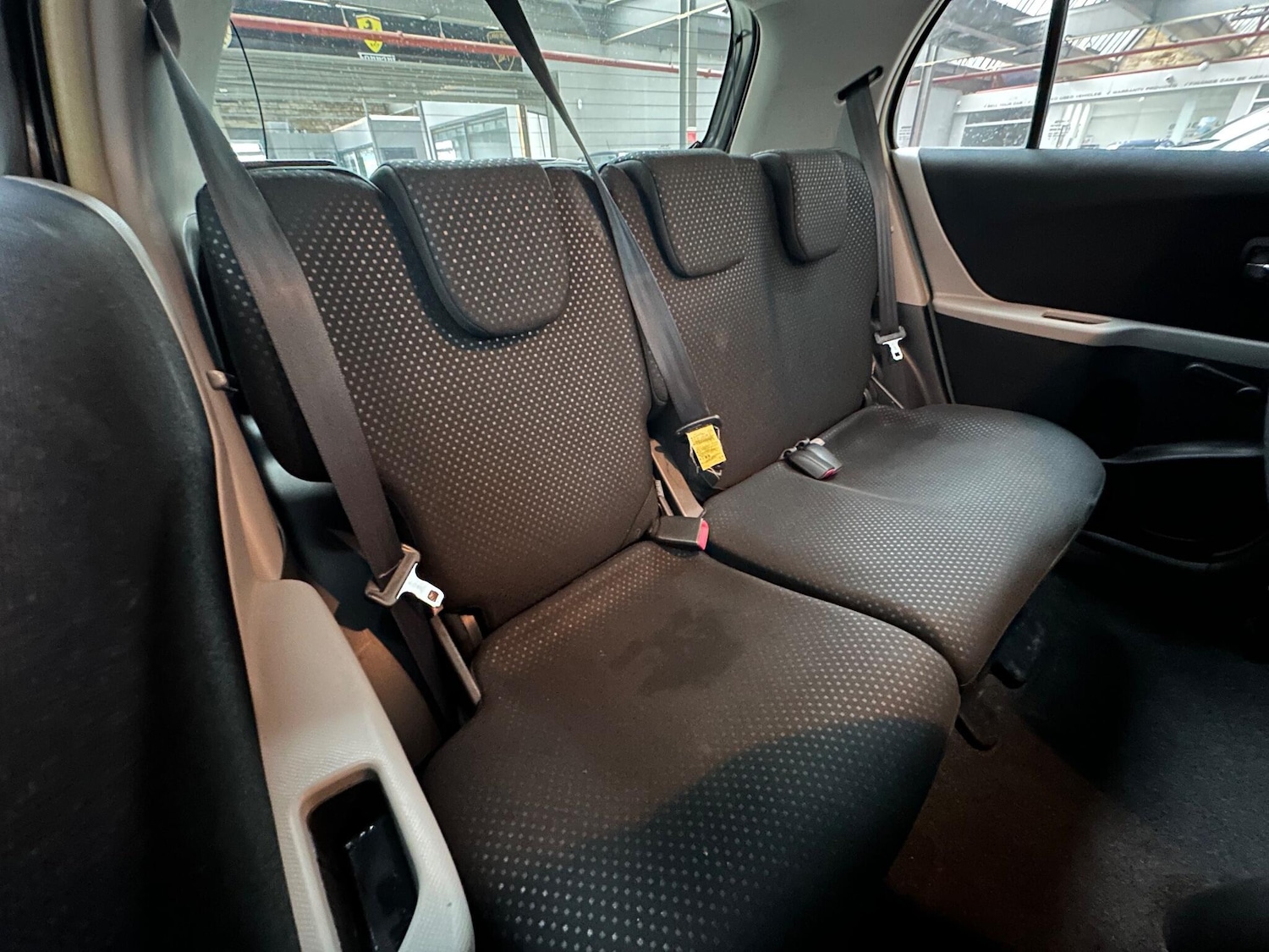 Used Toyota Yaris 2010 for sale - 76420263: Photo 12