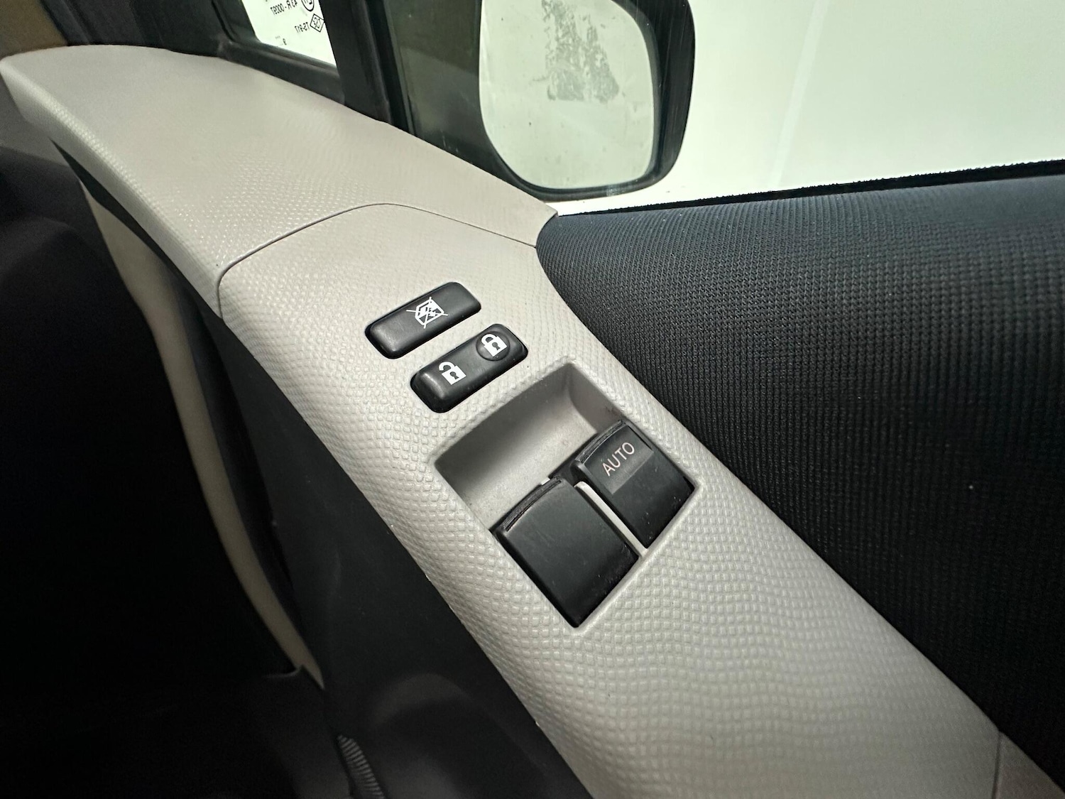 Used Toyota Yaris 2010 for sale - 76420263: Photo 18