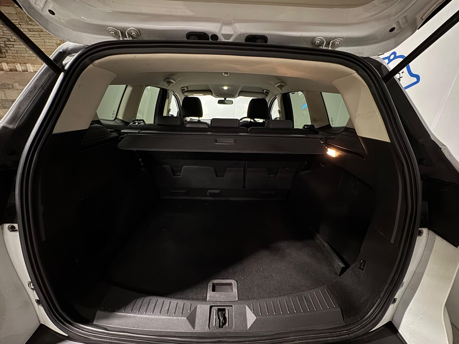 Used Ford Kuga 2014 for sale - 77307770: Photo 24