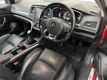 Used Renault Megane 2017 for sale - 78103146: Photo