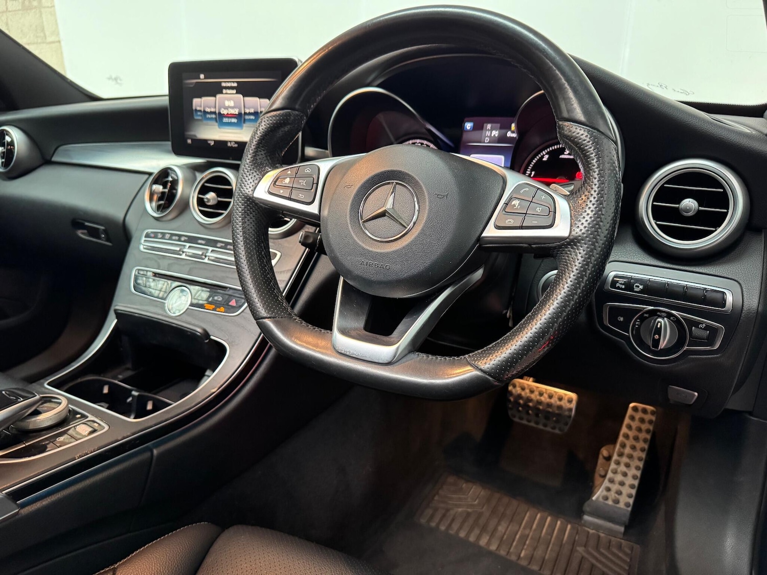 Used Mercedes-Benz C Class 2016 for sale - 76661209: Photo 4