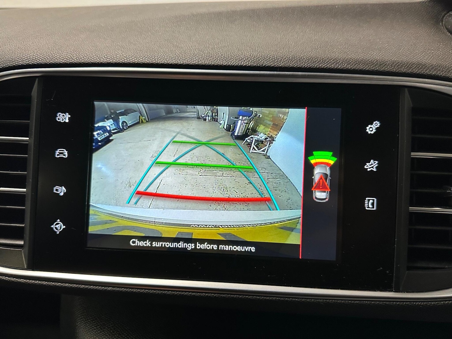 Used Peugeot 308 2017 for sale - 76954575: Photo 12