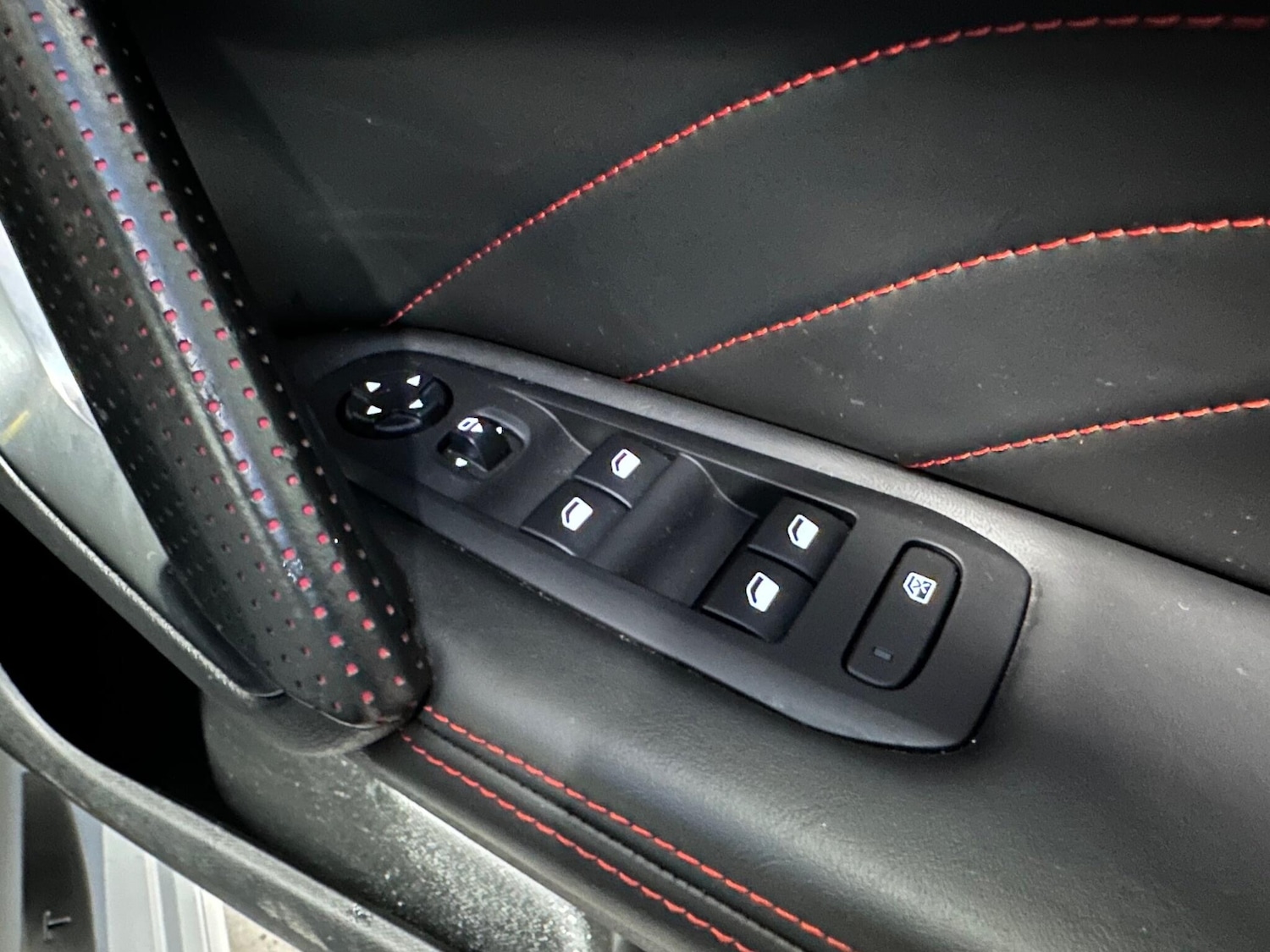 Used Peugeot 308 2017 for sale - 76954575: Photo 18