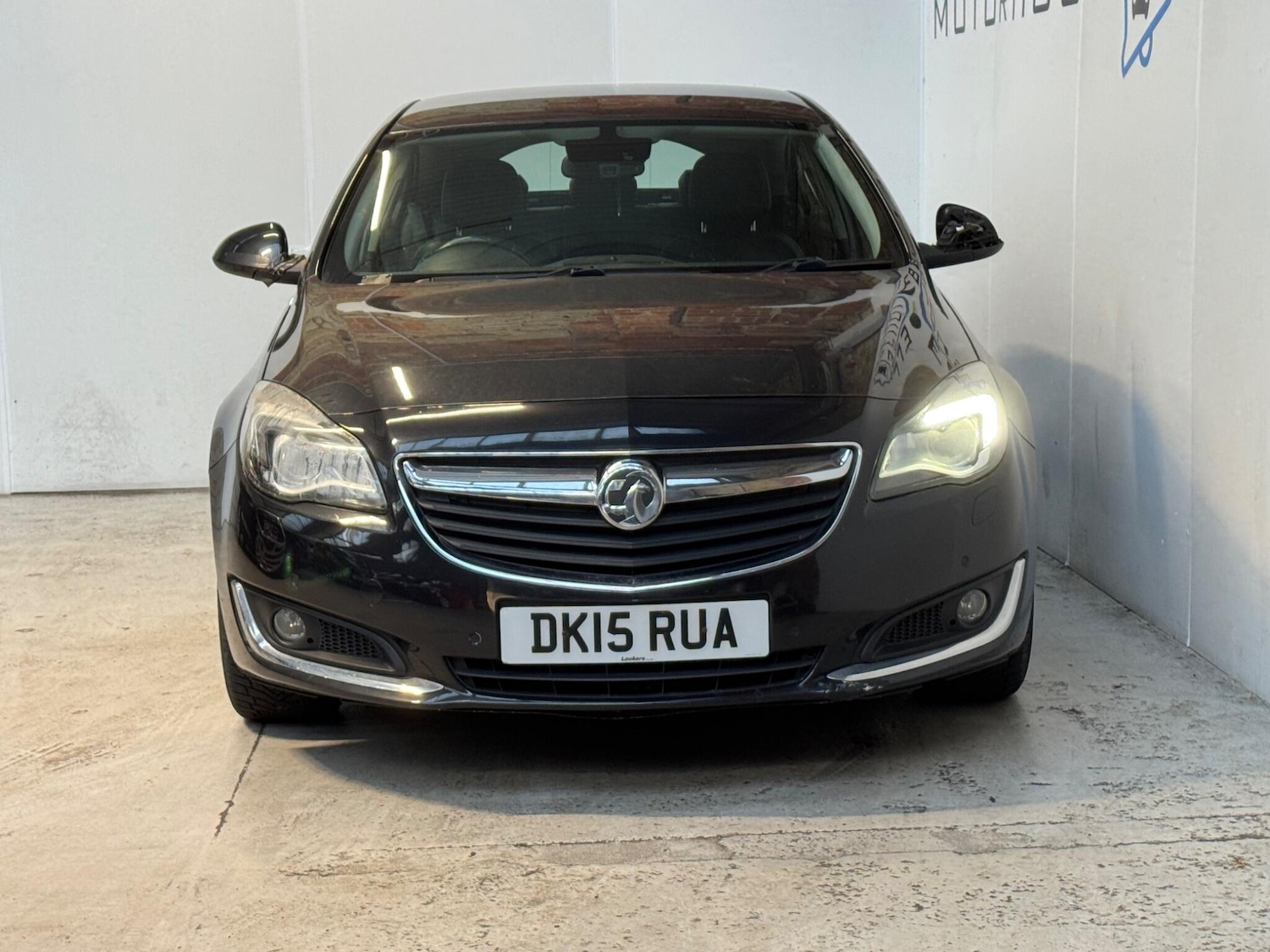 Used Vauxhall Insignia 2015 for sale - 77983077: Photo 2