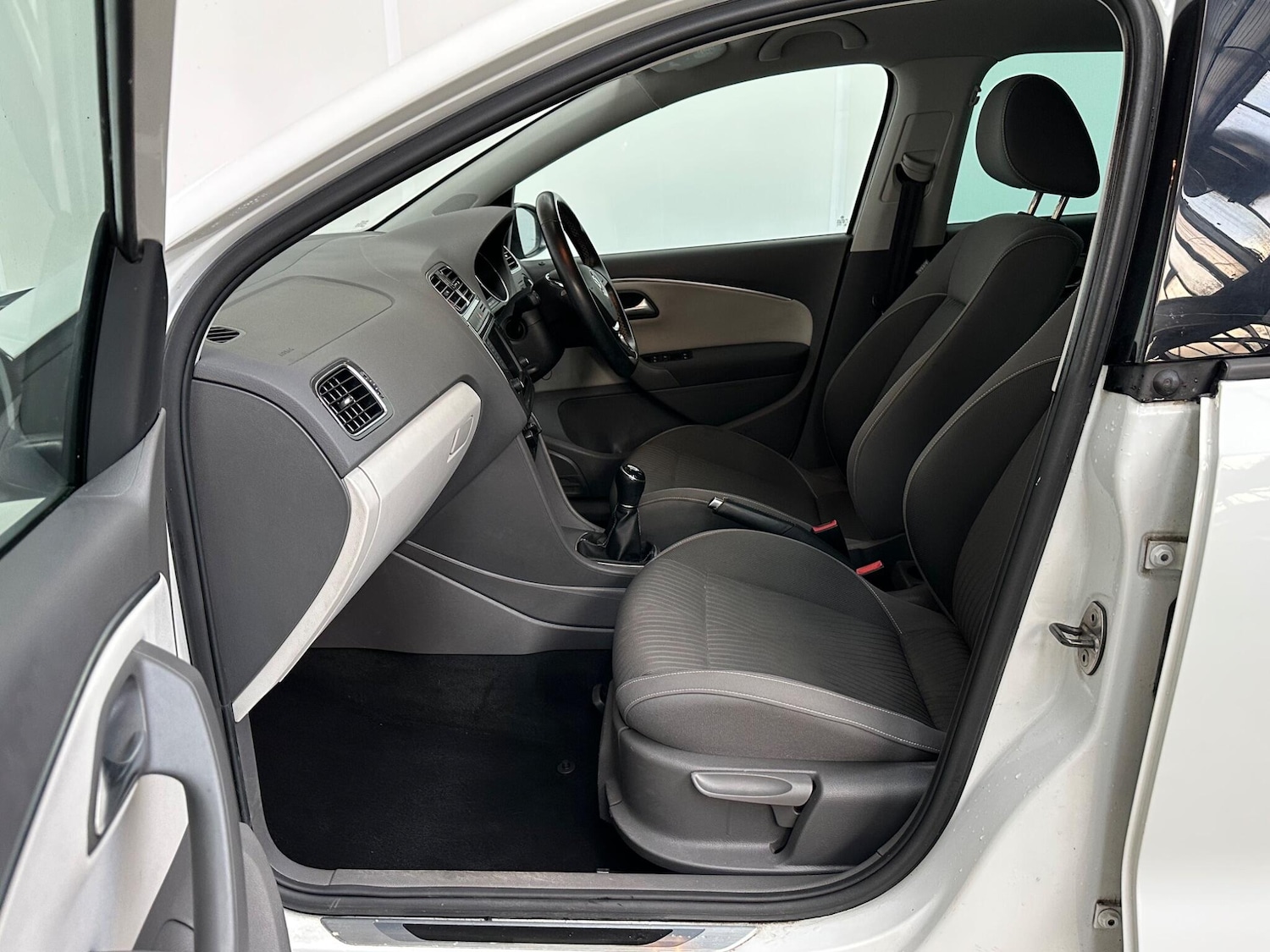 Used Volkswagen Polo 2015 for sale - 77269460: Photo 12