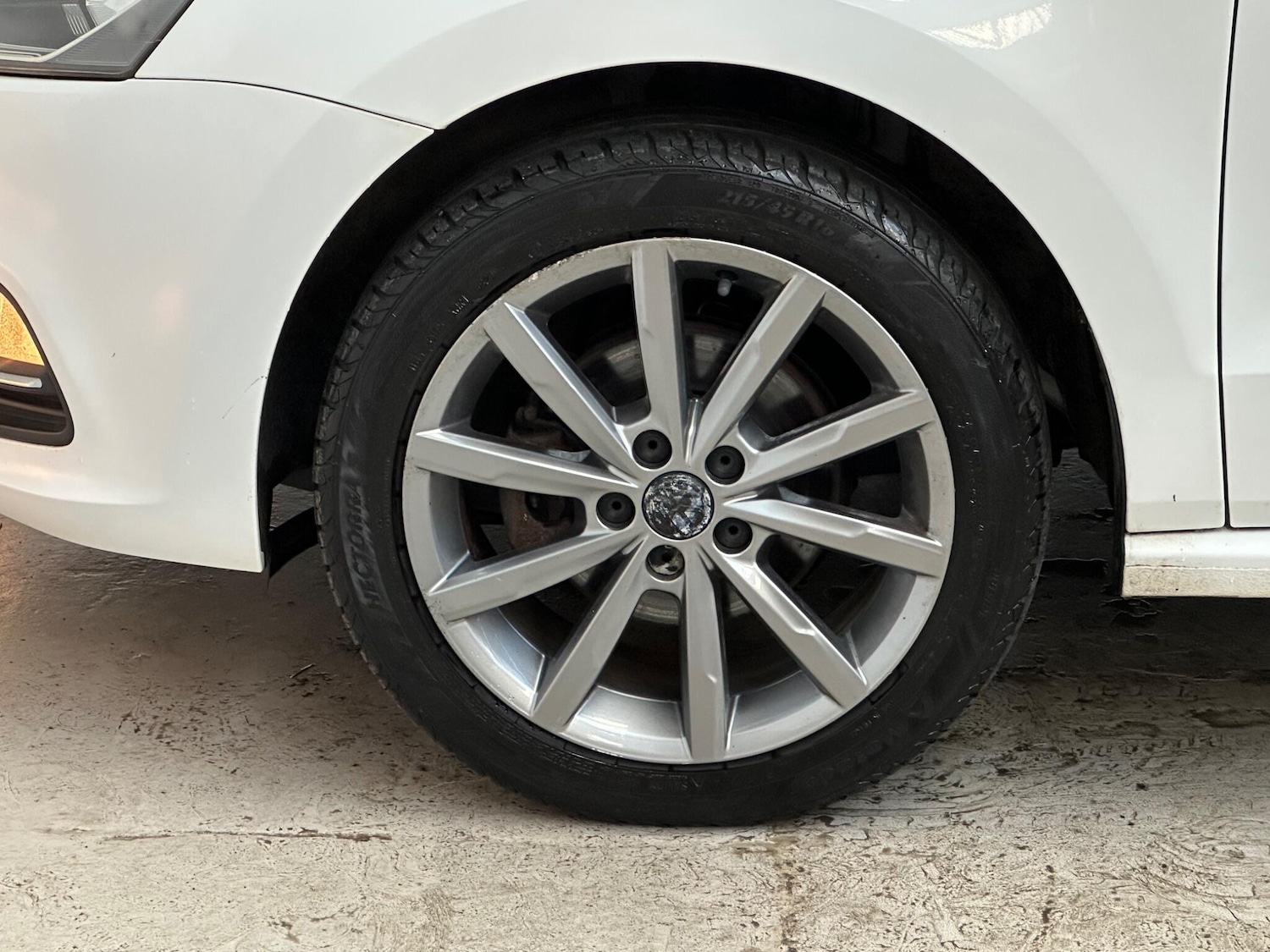 Used Volkswagen Polo 2015 for sale - 77269460: Photo 25