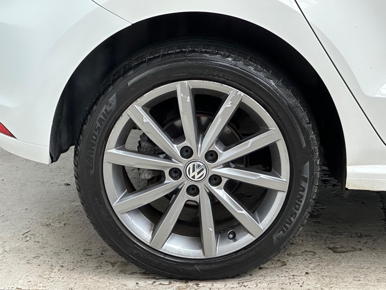 Used Volkswagen Polo 2015 for sale - 77269460: Photo 28