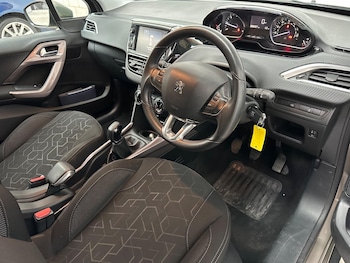 Used Peugeot 2008 2016 for sale - 77588655: Photo