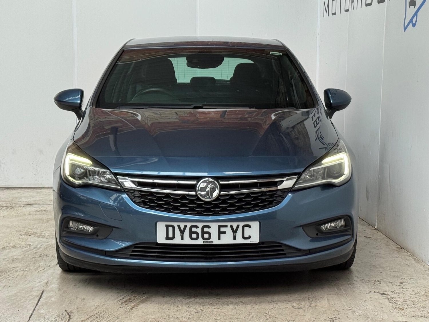Used Vauxhall Astra 2016 for sale - 77698340: Photo 2