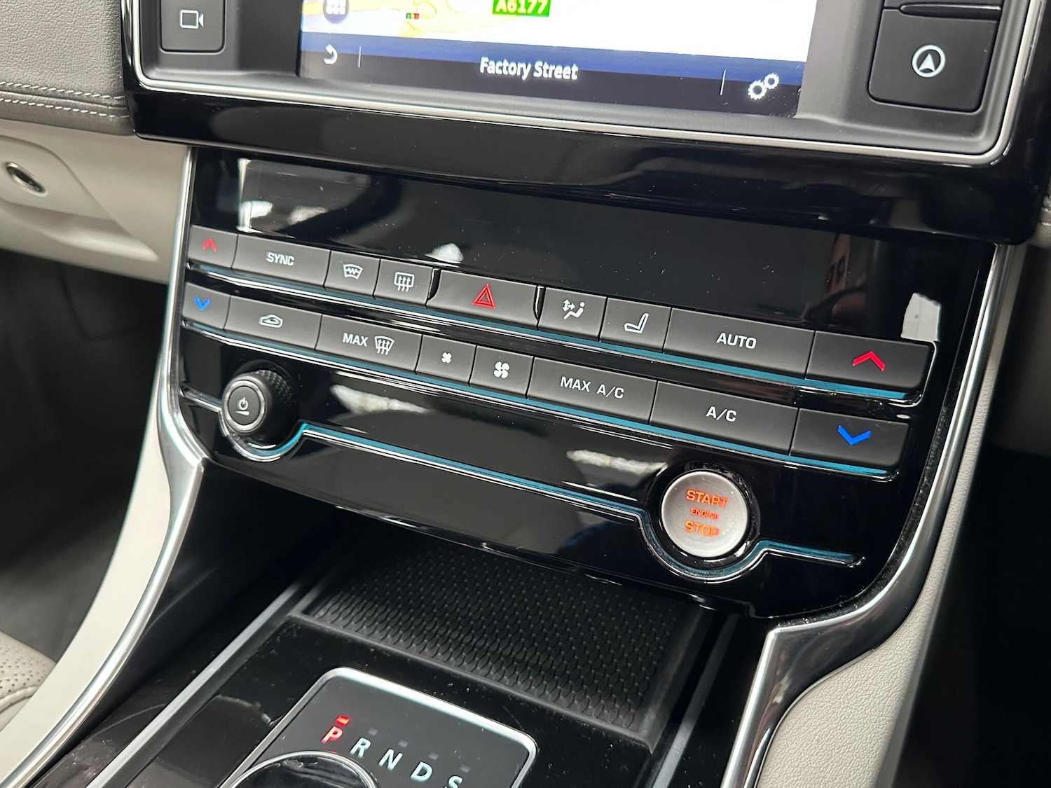 Used Jaguar XE 2016 for sale - 76176223: Photo 19