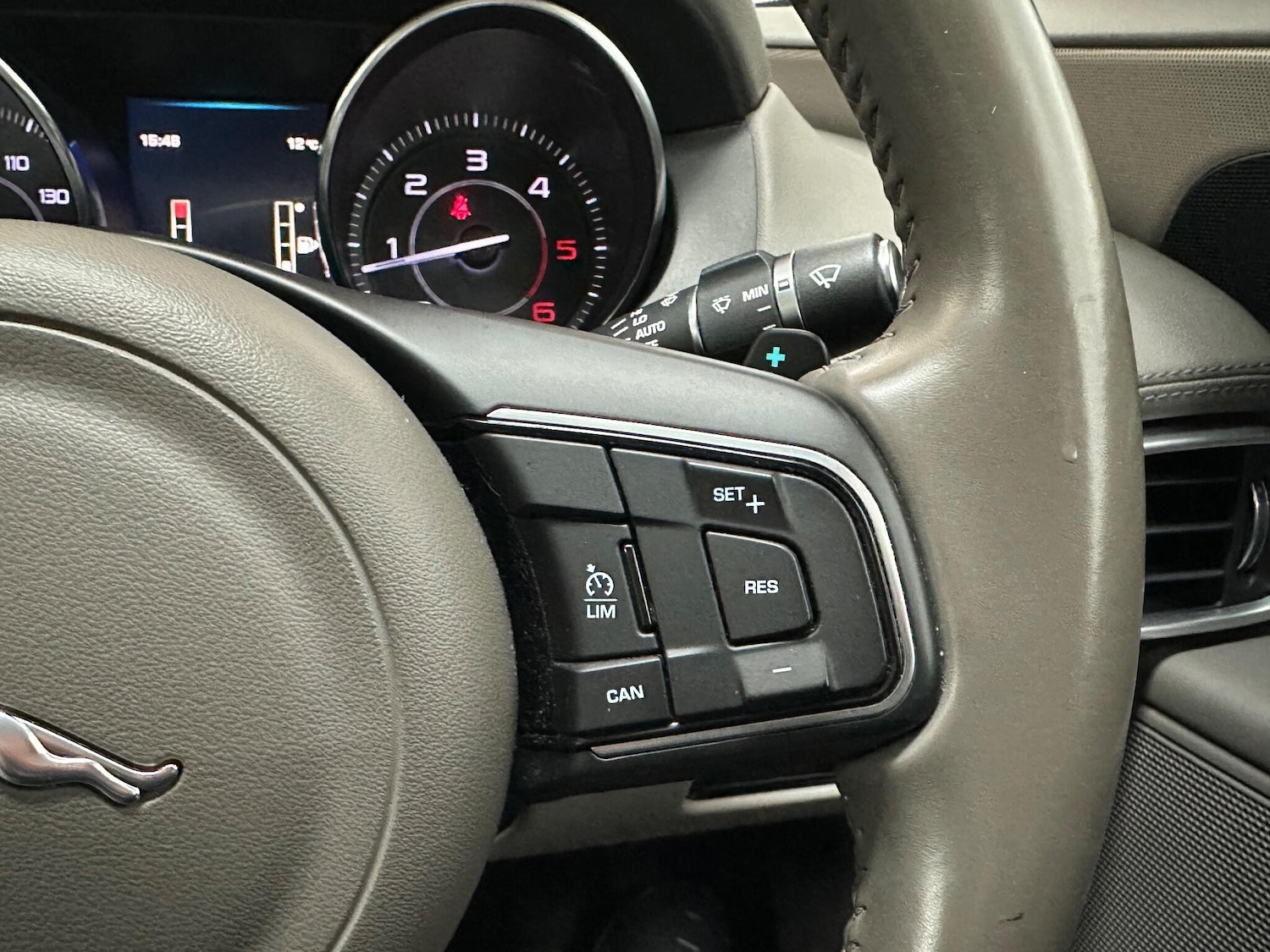 Used Jaguar XE 2016 for sale - 76176223: Photo 20