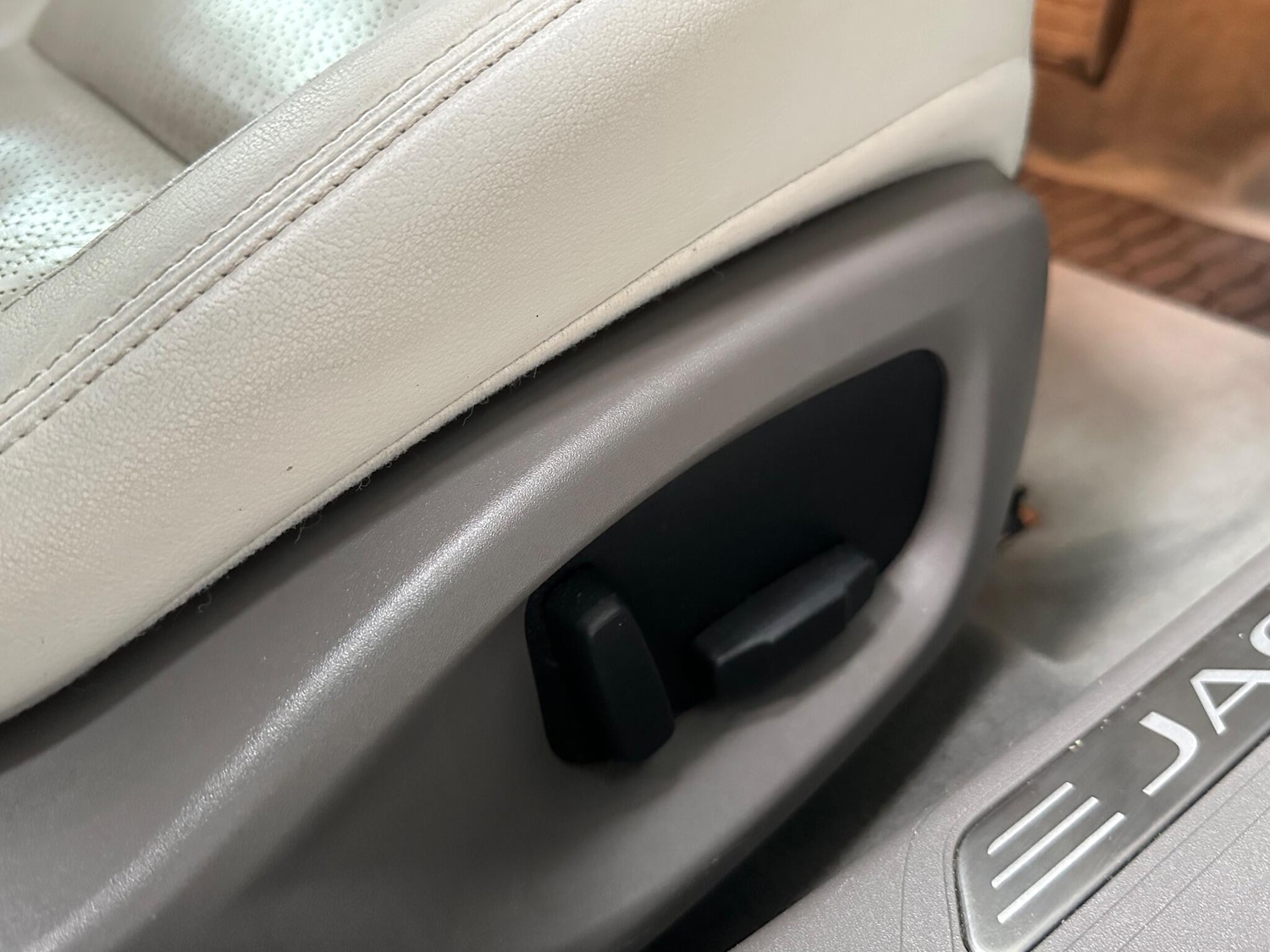 Used Jaguar XE 2016 for sale - 76176223: Photo 22